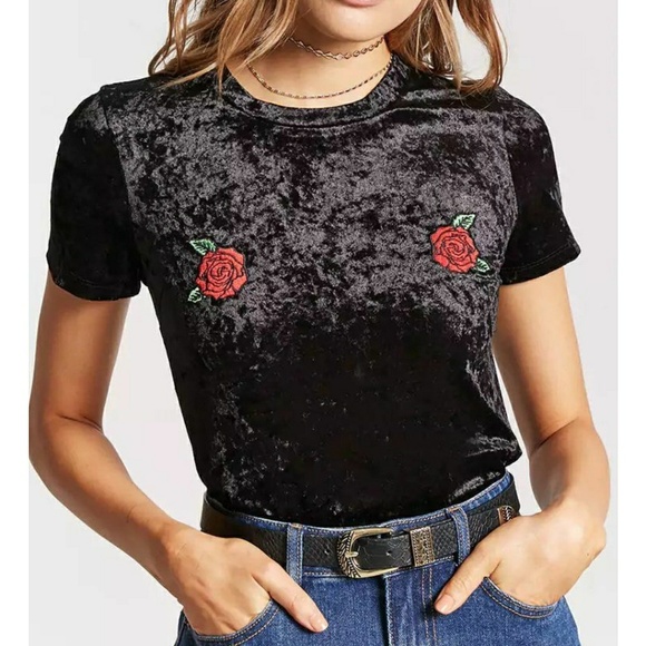 Black Cropped Crushed Velvet Red Rose T Shirt - Picture 2 of 2